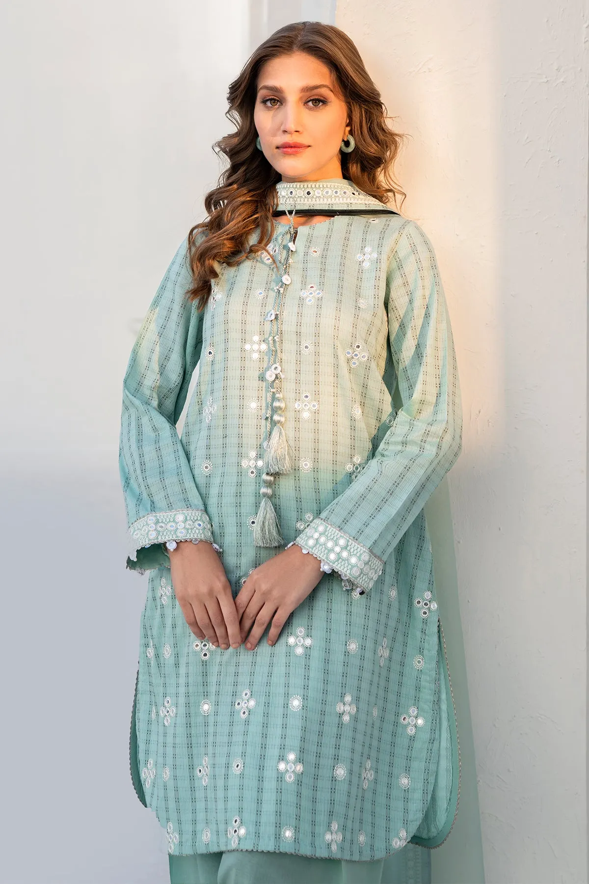 Embroidered Cutpana Lawn USE-9010