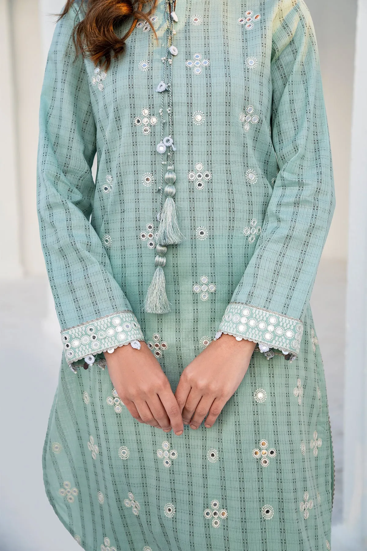 Embroidered Cutpana Lawn USE-9010