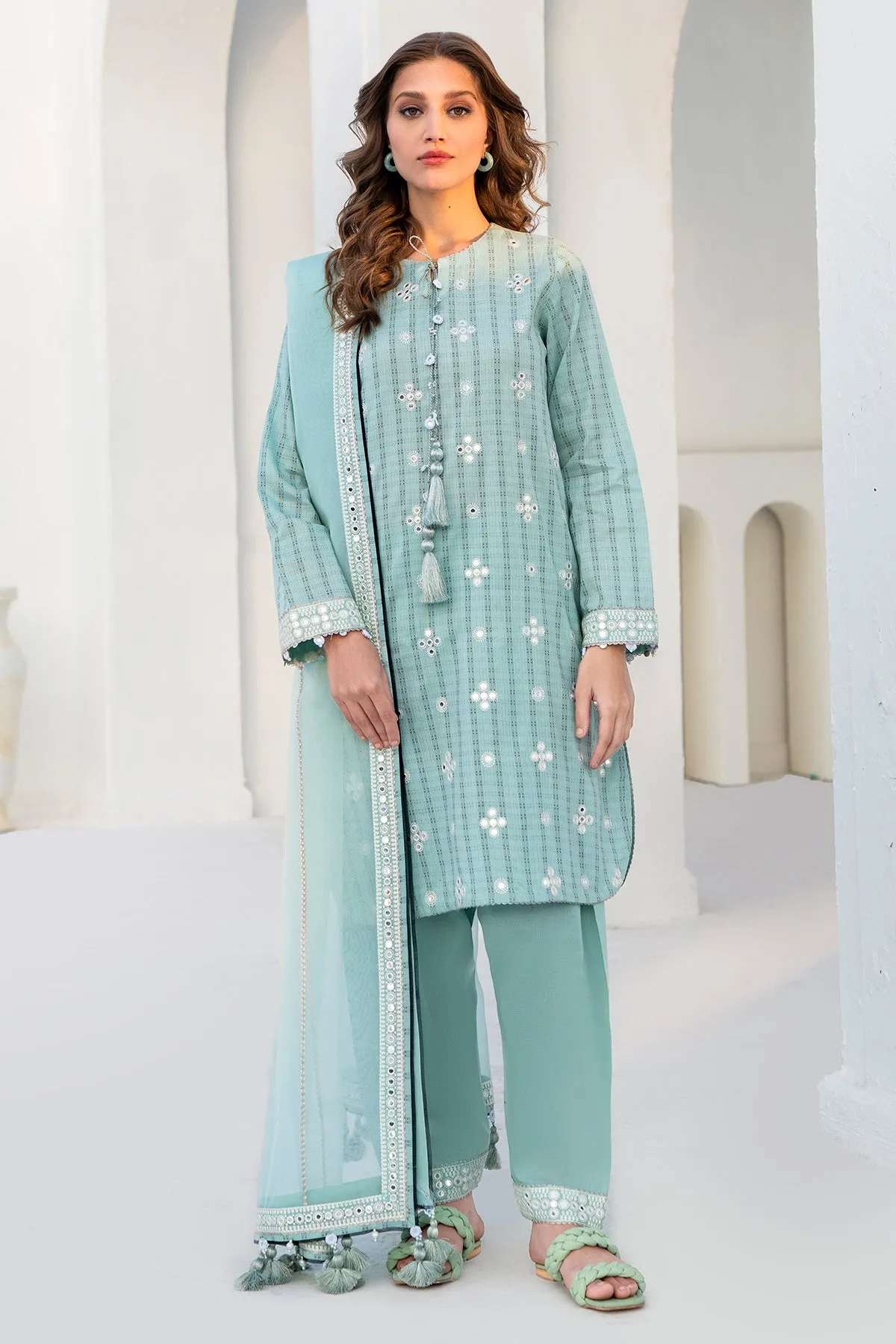 Embroidered Cutpana Lawn USE-9010